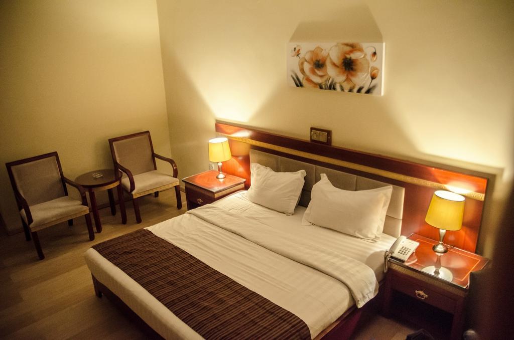 Hotel Rosebud Abuja Exteriör bild