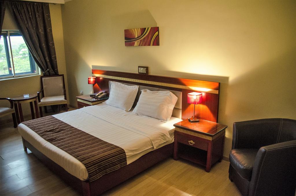 Hotel Rosebud Abuja Exteriör bild