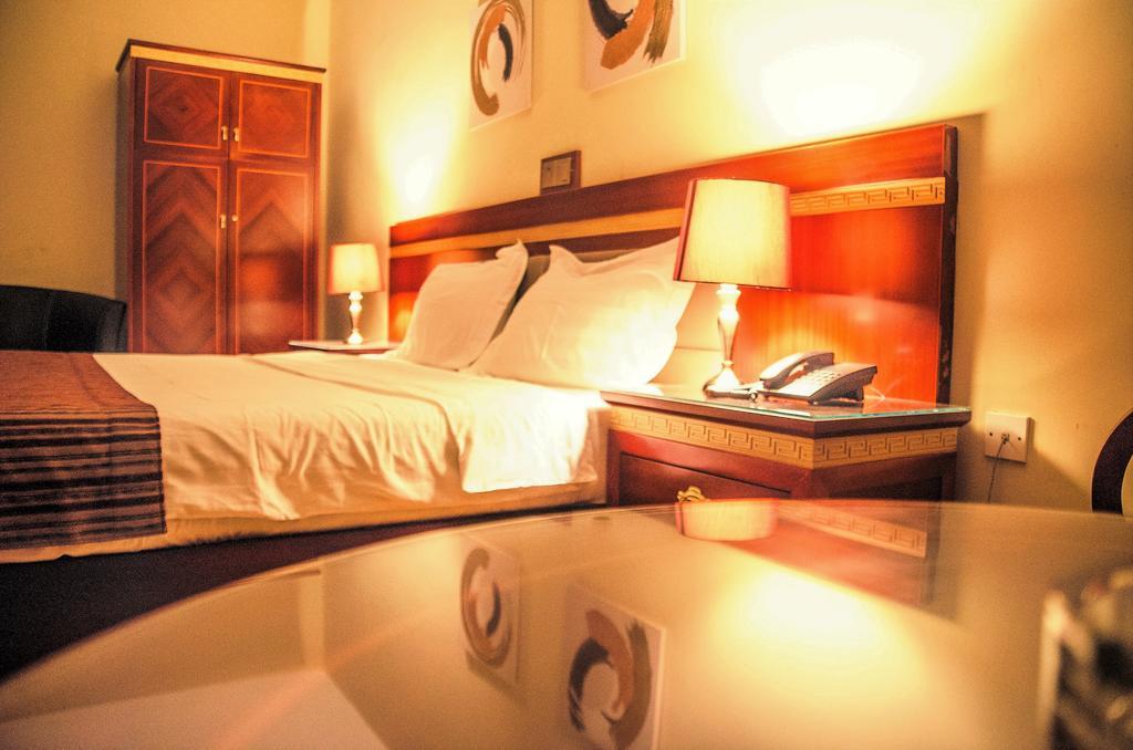 Hotel Rosebud Abuja Exteriör bild